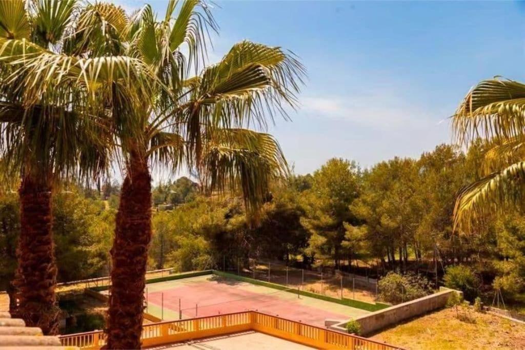 Villa Golf Sitges Vilanova i la Geltru Exterior photo